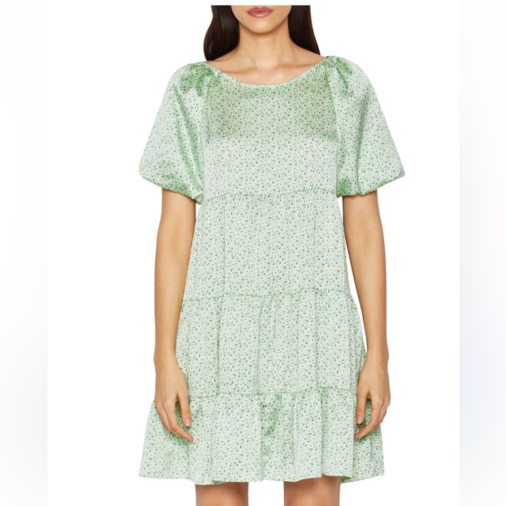 BCBGeneration Size Medium‎ Puff Sleeve Light Green Floral Mini Dress
